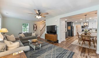 8520 Golf Ridge Dr, Charlotte, NC 28277