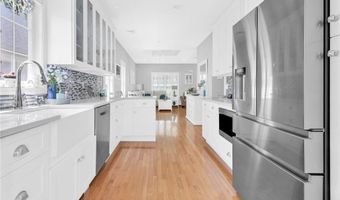 7 Daisy Ln, Coventry, RI 02816