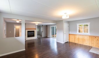 207 N MAPLE St, Bingen, WA 98605