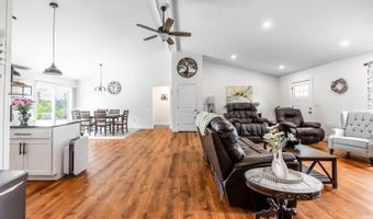 51 Knoll Crest Dr, Bangor, ME 04401