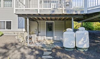 146 Parkwood Dr, Augusta, ME 04330