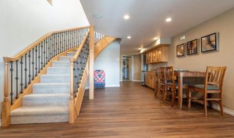 1408 Riverwood Dr, Bismarck, ND 58504