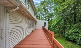 24 Iron Gate Ln, Cromwell, CT 06416