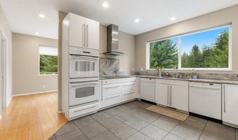 1346 Diamond Dr, Arcata, CA 95521