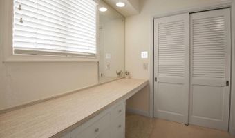 9921 KENTSDALE Dr, Potomac, MD 20854
