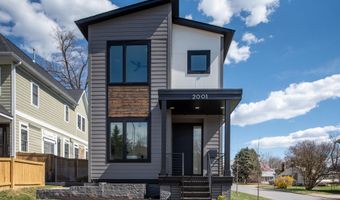 2001 N GEORGE MASON Dr, Arlington, VA 22207