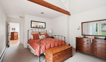 40 Cape Cod Ln, Barnstable, MA 02630
