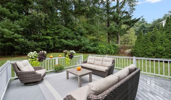 212 Orchard Woods Dr, North Kingstown, RI 02874