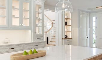 84 Coggeshall Ave, Newport, RI 02840