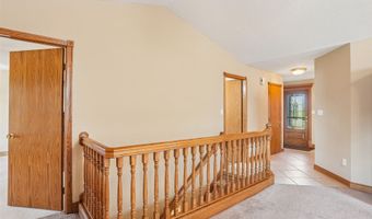 1046 8th St SE, Altoona, IA 50009