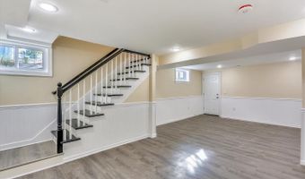 8908 GRANT St, Bethesda, MD 20817