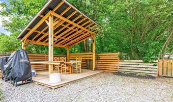 258 E State St, Albion, NY 14411
