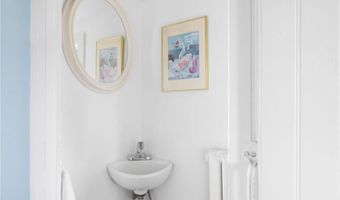 59 Mount Hope Ave, Jamestown, RI 02835