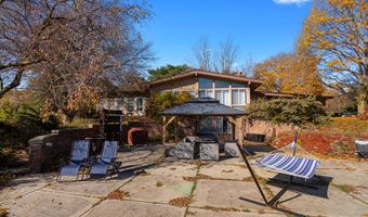 4105 Riverview Dr, Alma, MI 48801