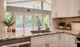 6900 HEATHERHILL Rd, Bethesda, MD 20817