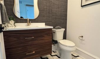 281 7TH St, Avalon, NJ 08202