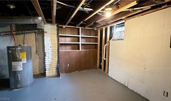 987 Boone St, Akron, OH 44306