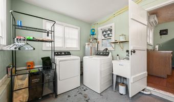 109 5th St, Aurora, IN 47001