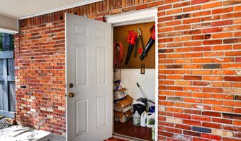 514 Sunset Dr, Bay St. Louis, MS 39520