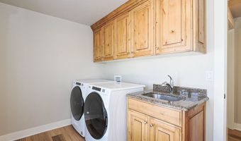 2524 S EDGEHILL Dr, Bountiful, UT 84010