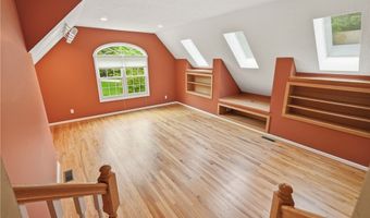 815 Centerville Trl, Aurora, OH 44202