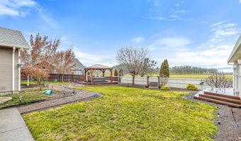 109 Greenmoor Dr, Eagle Point, OR 97524