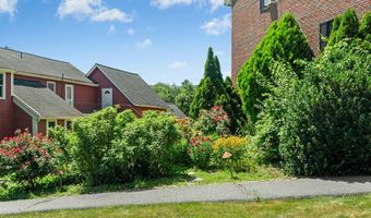 1 Town House Ln 6, Acton, MA 01720