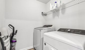 377 Station Overlook Dr, Auburn, GA 30011