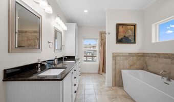 702 S BAY St, Aransas Pass, TX 78336