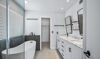 444 S MEADOWS Dr, Chandler, AZ 85224
