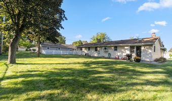 2512 N CHESTWOOD Ct, Appleton, WI 54911
