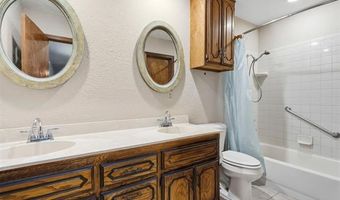 617 Wallace NW, Ardmore, OK 73401