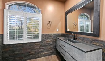 2094 Via Del Torrie, Alpine, CA 91901