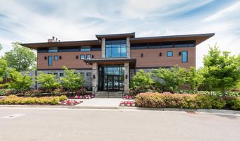 3075 N Spurway Dr, Ann Arbor, MI 48105