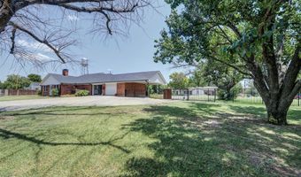 405 N Wickham St, Alvord, TX 76225