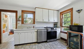 338 N Main St, Amherst, WI 54406
