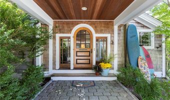 365 Boston Neck Rd, Narragansett, RI 02882
