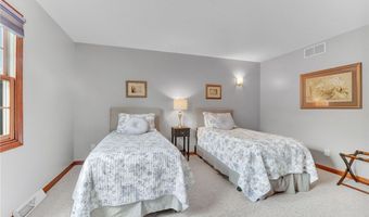 23 Gatehouse Ln, Amherst, NY 14051