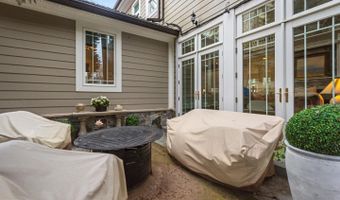 5823 GOLDSBORO Rd, Bethesda, MD 20817