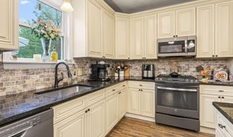 725 Province Line Rd, Allentown, NJ 08501