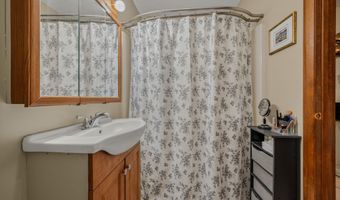 371 Emmett St 5, Bristol, CT 06010