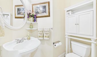 7801 RIDGEWOOD Dr, Annandale, VA 22003