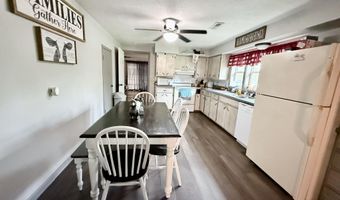 613 Hall Ave, Ava, MO 65608