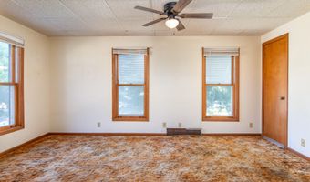 607 6th St, Ames, IA 50010