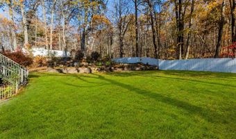 35 Mendes Rd, Danbury, CT 06811