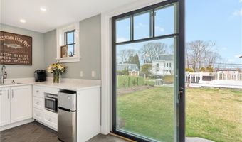 30 Walcott Ave, Jamestown, RI 02835