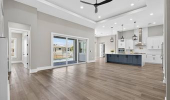 614 Pinckney Dr, Apollo Beach, FL 33572