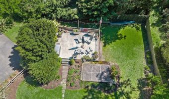 8 Seagate Rd, Darien, CT 06820