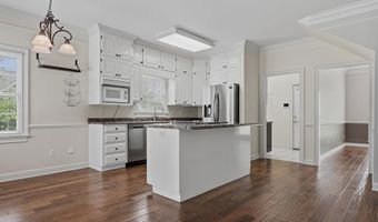 1007 River Pointe Dr, Albany, GA 31701