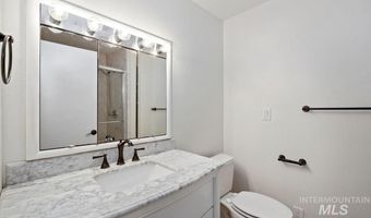 7566 S Valley Heights Dr, Boise, ID 83709
